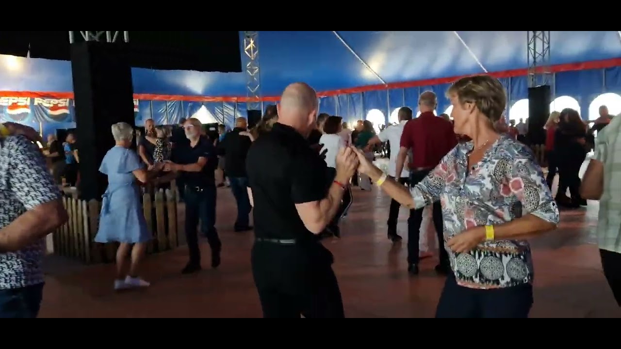 Timmar av tomhet med Donnez på Dansefestivalen 2023 Dansnytt Hilde Arntzen