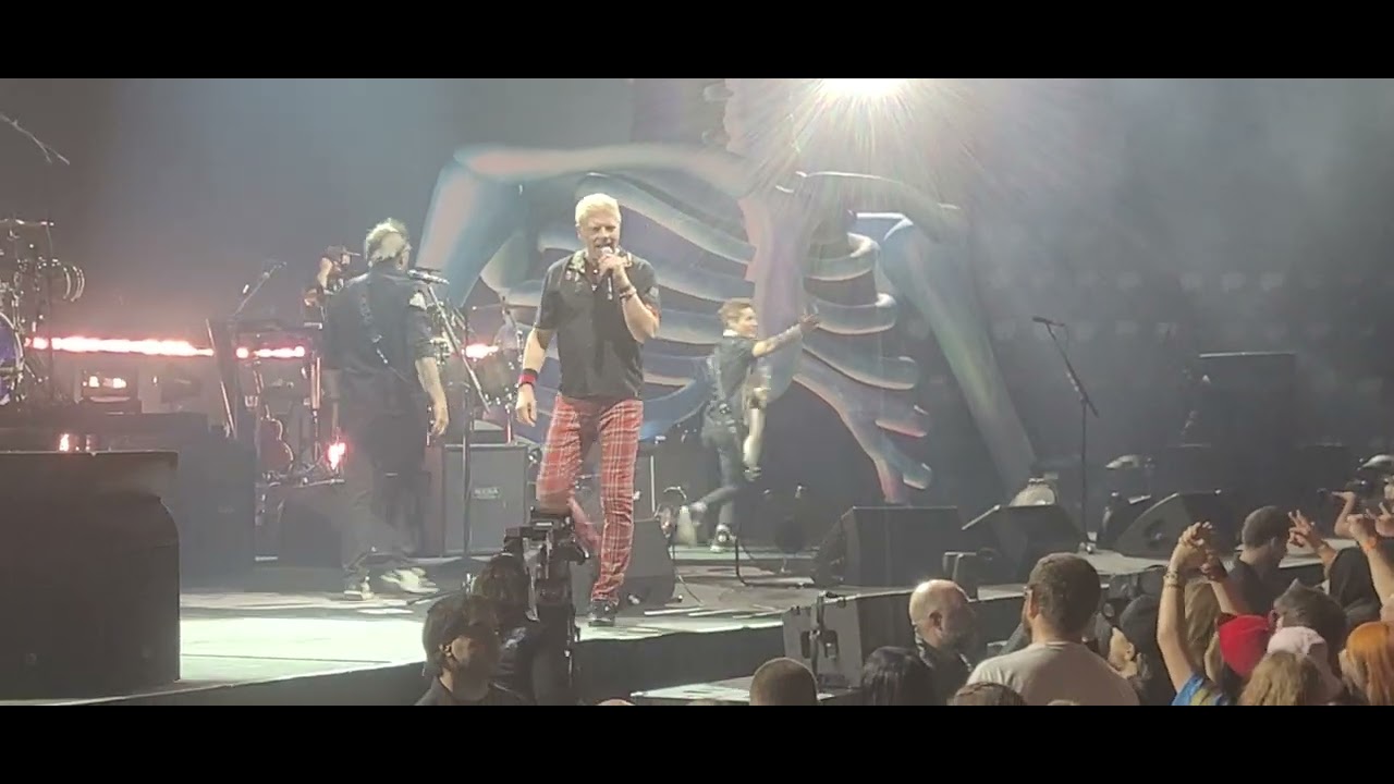 The Offspring - SUPERCHARGED Tour     Song: Bad Habit
