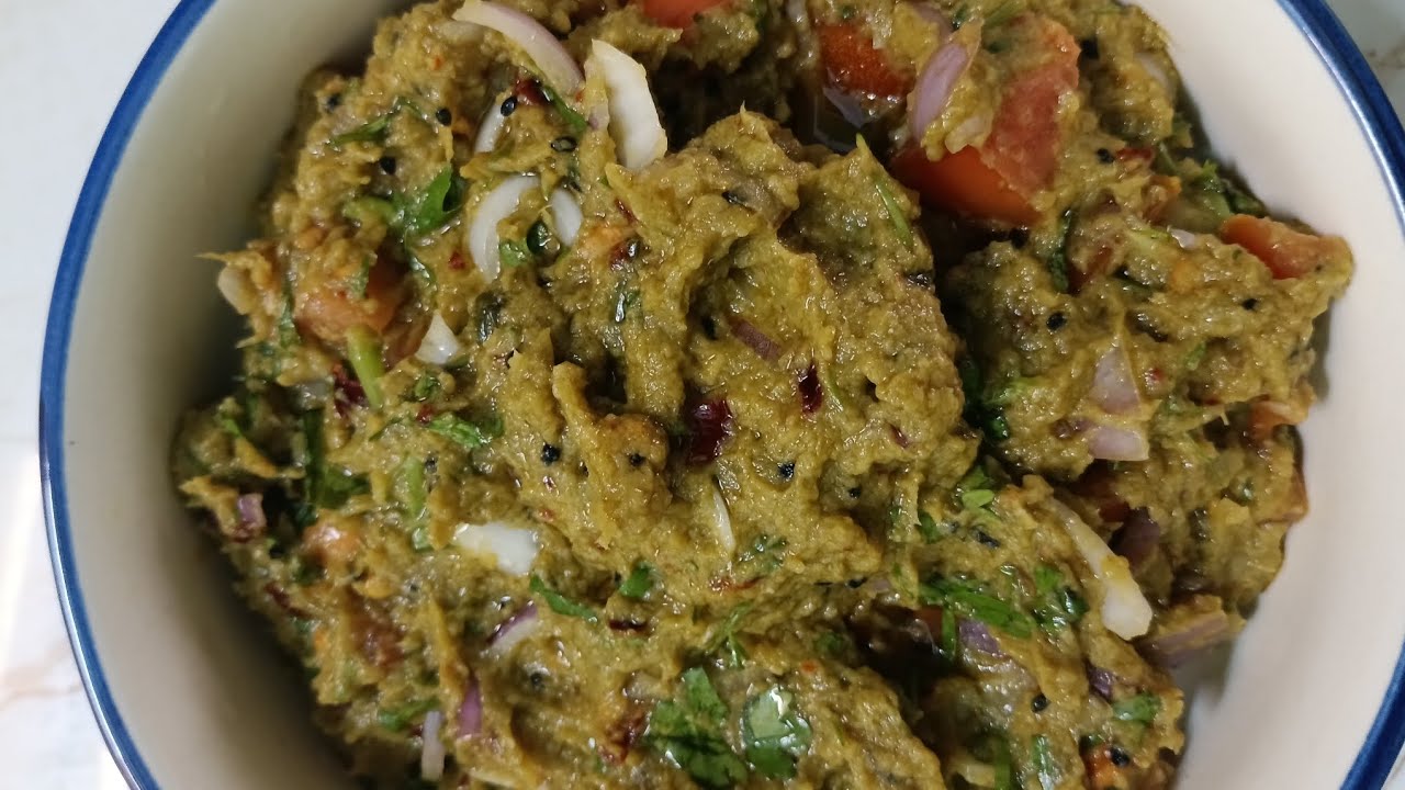 ফুলকপির ডাটা গরম গরম ভাতের সঙ্গে পরিবেশন করে নাও একবার,কি স্বাদ মুখে লেগে থাকবে ।
