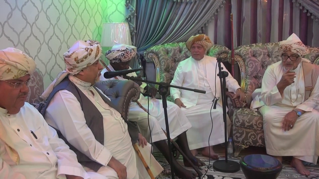 عميد الكرم والتكريم الشيخ رشاد سمر الدين يكرم عميد الصهبة الشيخ صالح عسيري