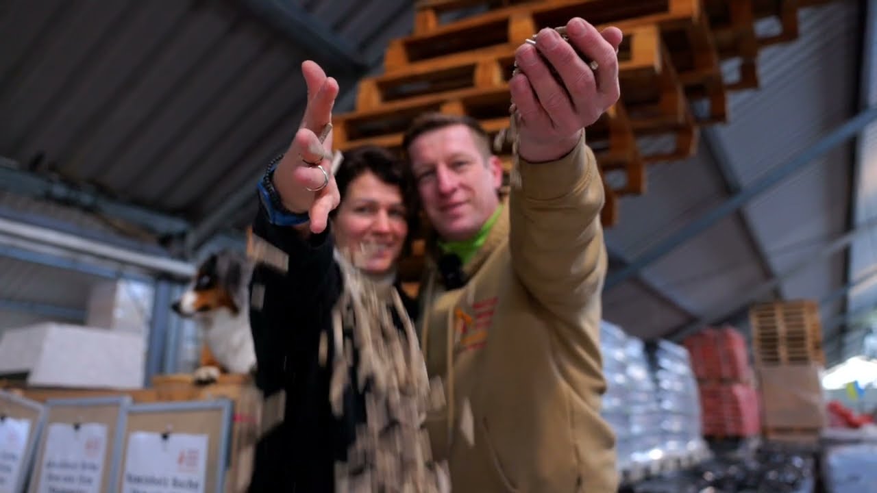 Willkommen bei KreNatura 🌱 Naturbrennstoffe, Tier- Einstreu, Pilzzucht und Pellets für den Smoker