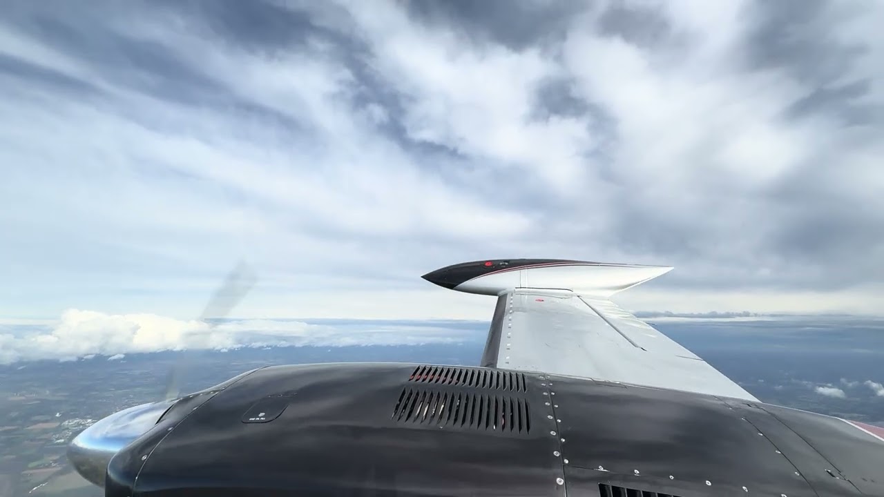 @cessna 340 flying  over Northern Germany FL 65 vfr 
