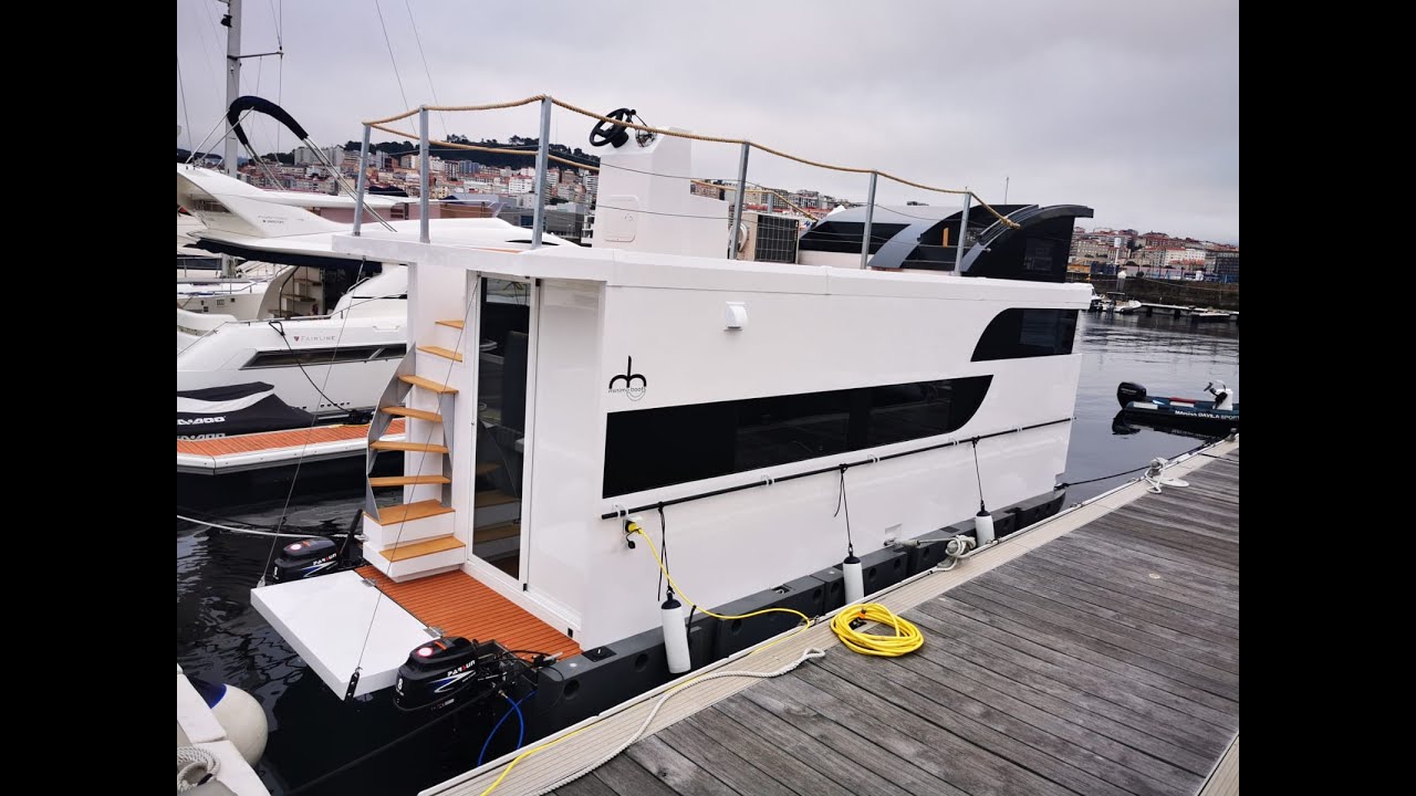 Casas flotantes MINIMO BOATS