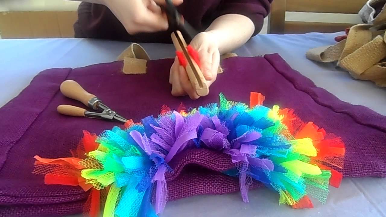 Using a rag rugger on hessian bags