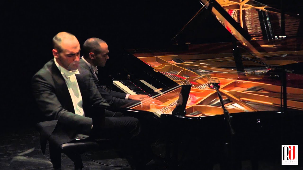 Marcos Madrigal interpreta: Yalil Guerra 