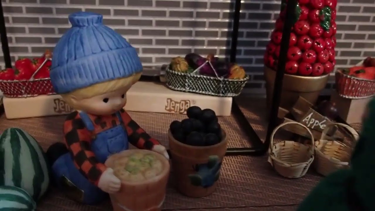 VEGGIE & FRUIT STAND IN MINIATURE - ANOTHER VERSION