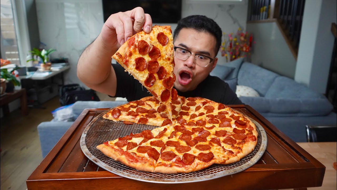The Steps To Making The Best PEPPERONI PIZZA At HOME - NO FANCY EQUIPMENT NEEDED -MUKBANG