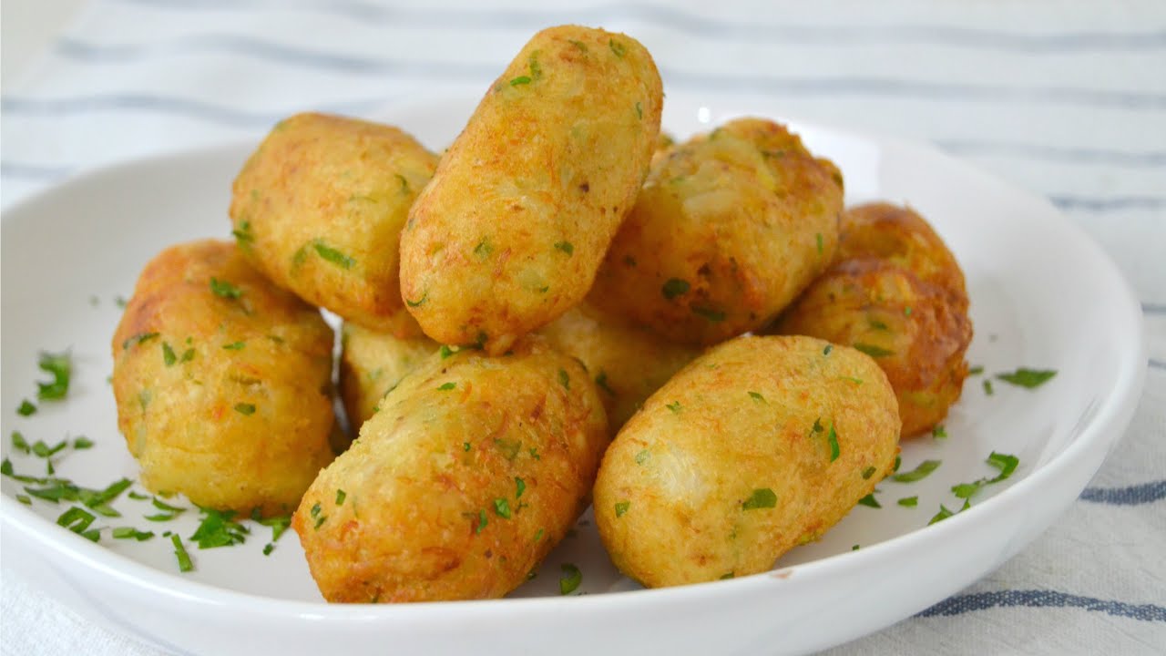 Albóndigas (o buñuelos) de bacalao con patata. Receta tradicional