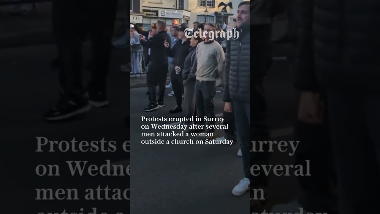 Протестующие в Эпсоме назвали полицейских предателями