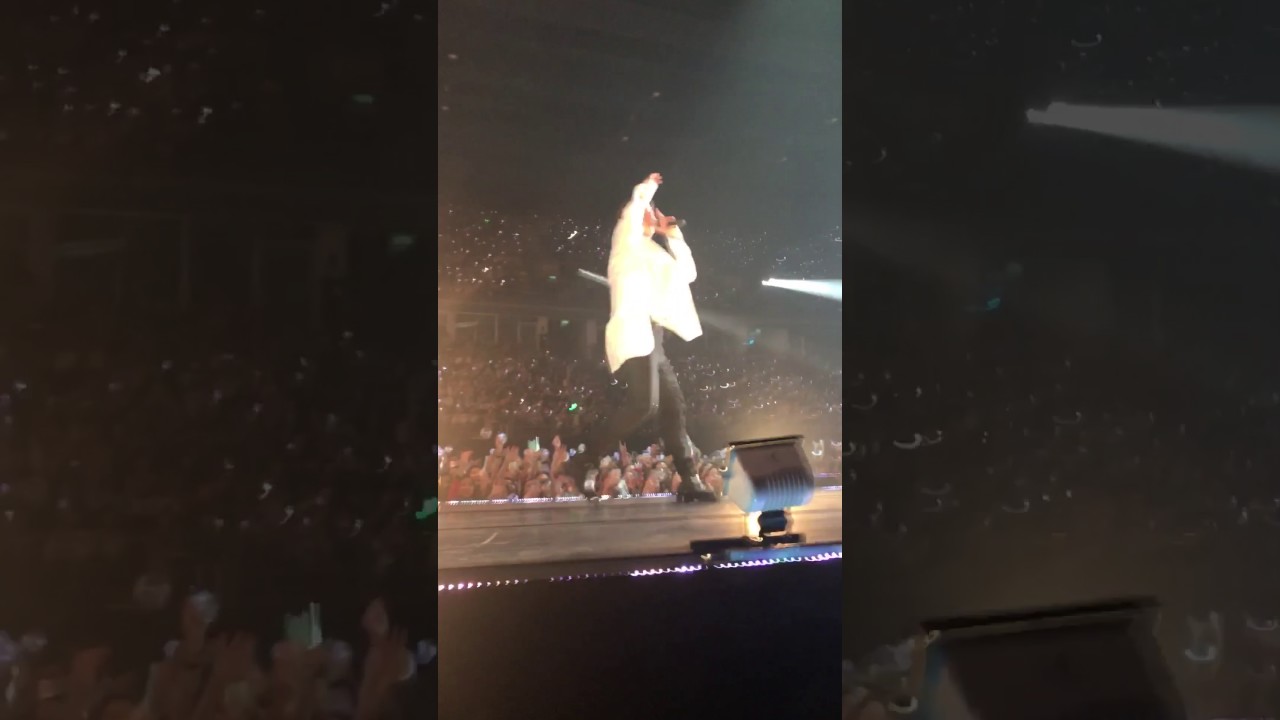 170422 - #WingsTourInBangkok (Jin V RM)