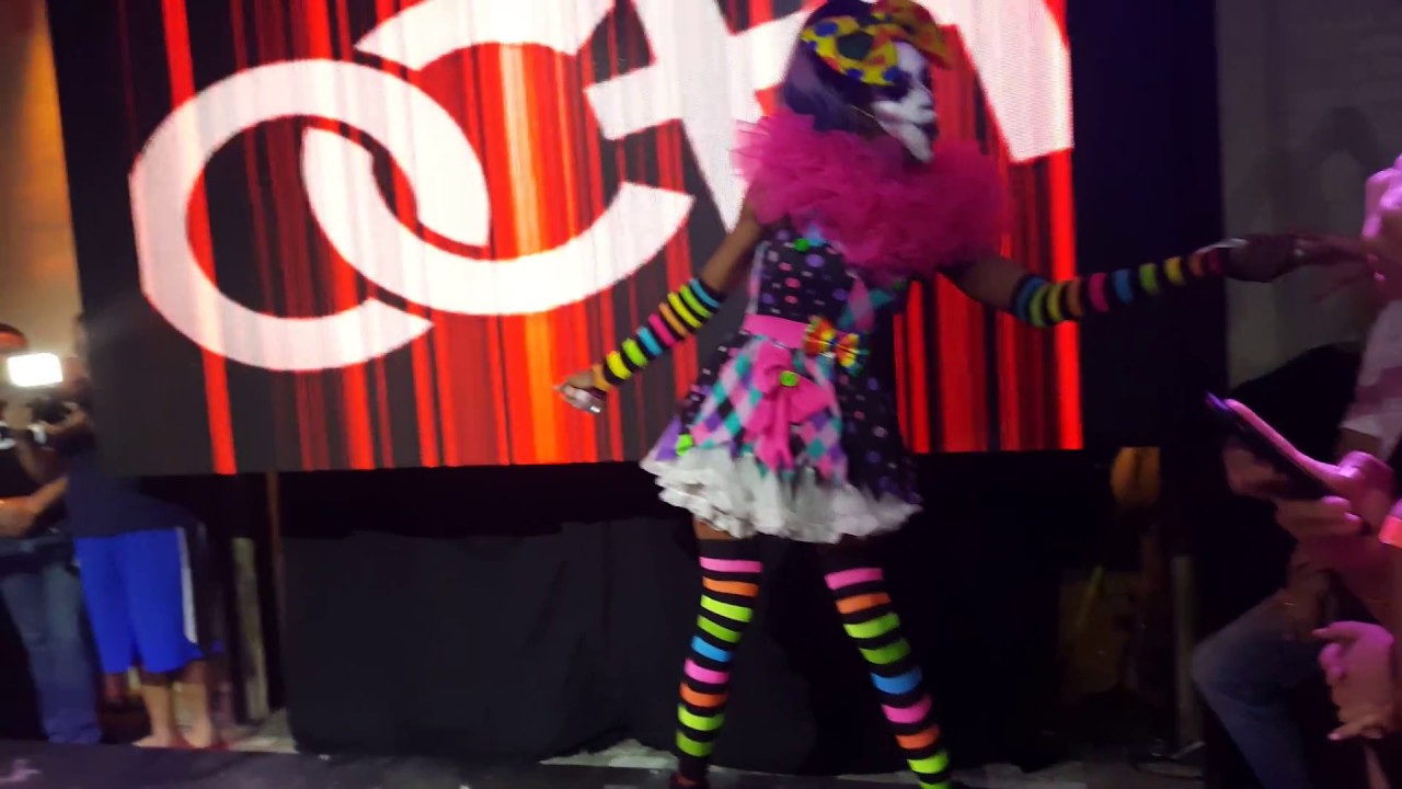 Nina Bonina Brown Performing Feel Me / URAQT @ Oilcan Harry's OCH 4/2/17