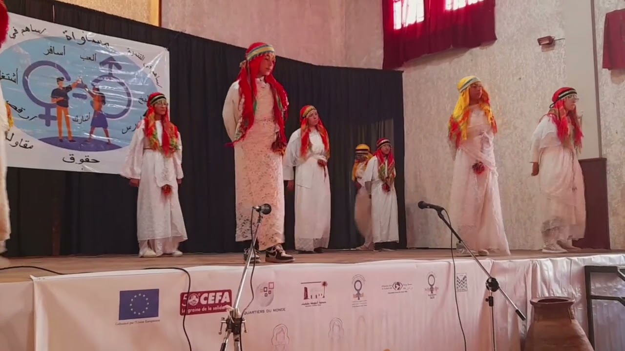 حفل فني ورياضي بمدرسة النهضة المحمدية بفجيج بمناسبة عيد المرأة 8 مارس#figuig# ( جزء 1)