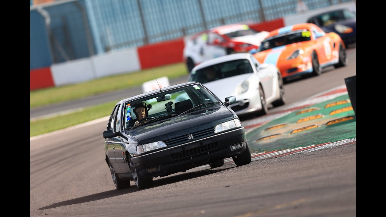 Peugeot 405 at Donington Park Trackday