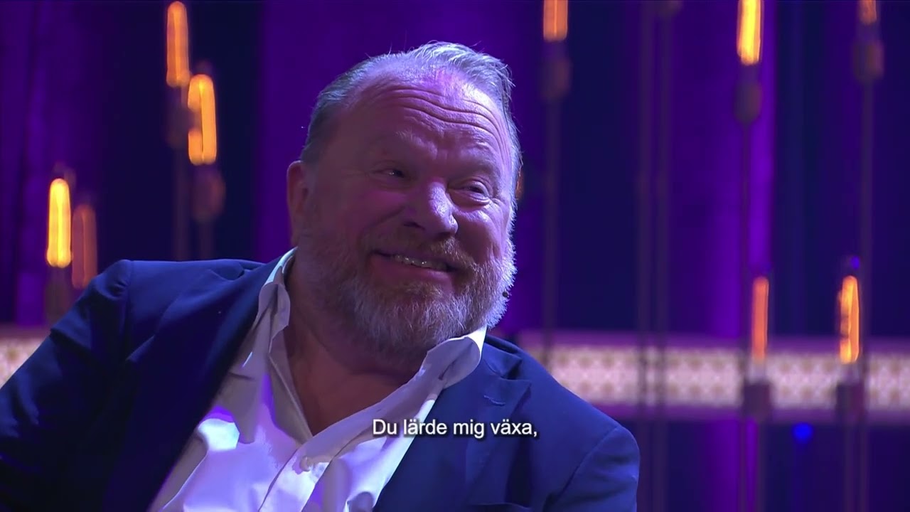 Perlas r&ouml;rande s&aring;ng till pappa Claes Malmberg &ndash; hyllar med &ldquo;Jag och min far&rdquo;  | TV4 & TV4 Play