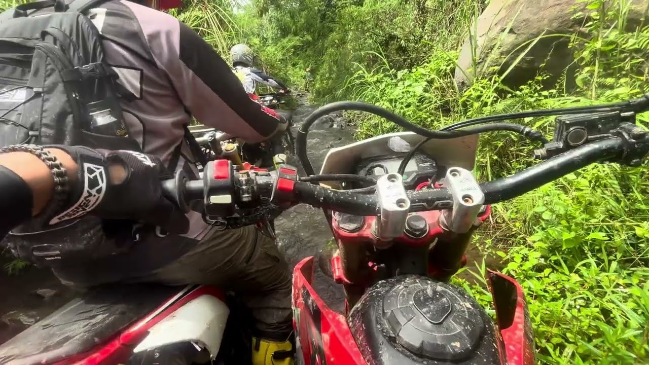 TEMANKU NAHAN EMOSI WAKTU TRABAS DI SUNGAI BERBATU MERAPI