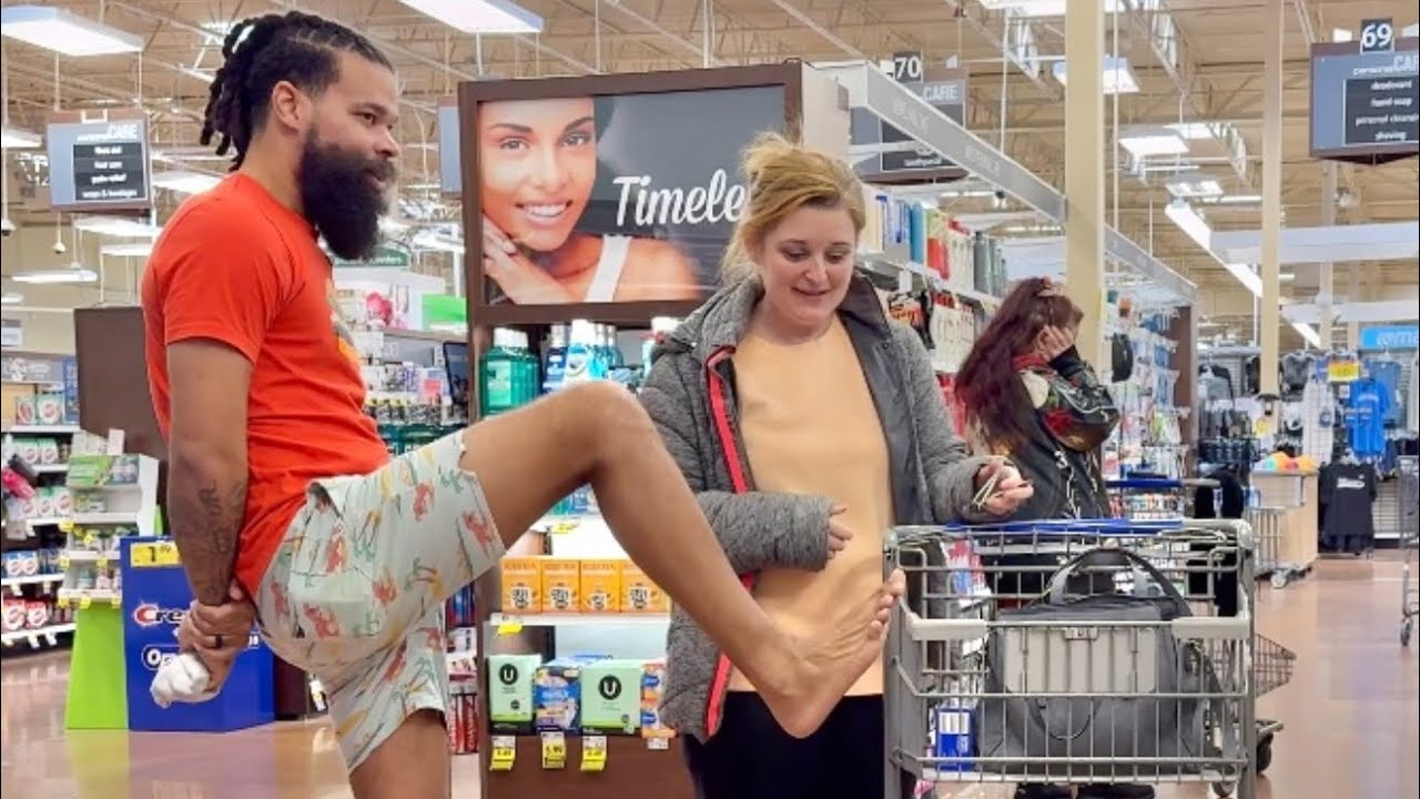 Покупатели Walmart готовы на всё ради денег