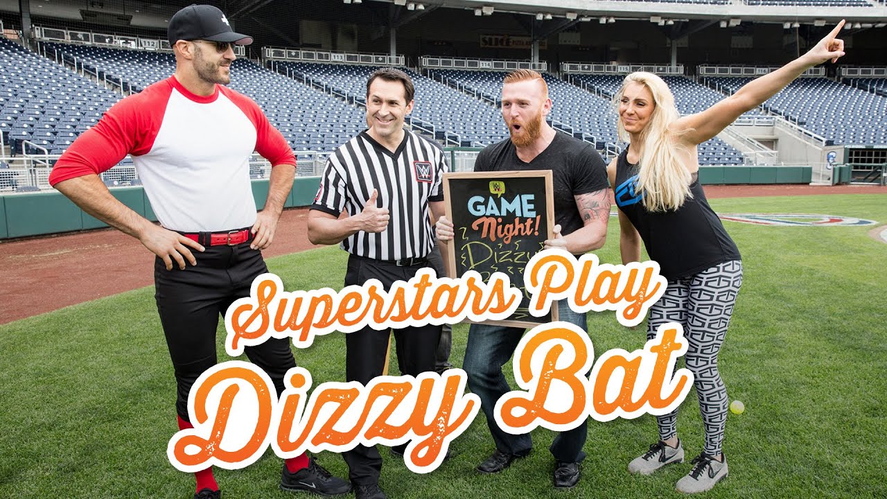 WWE Superstars играют в Dizzy Bat: WWE Game Night