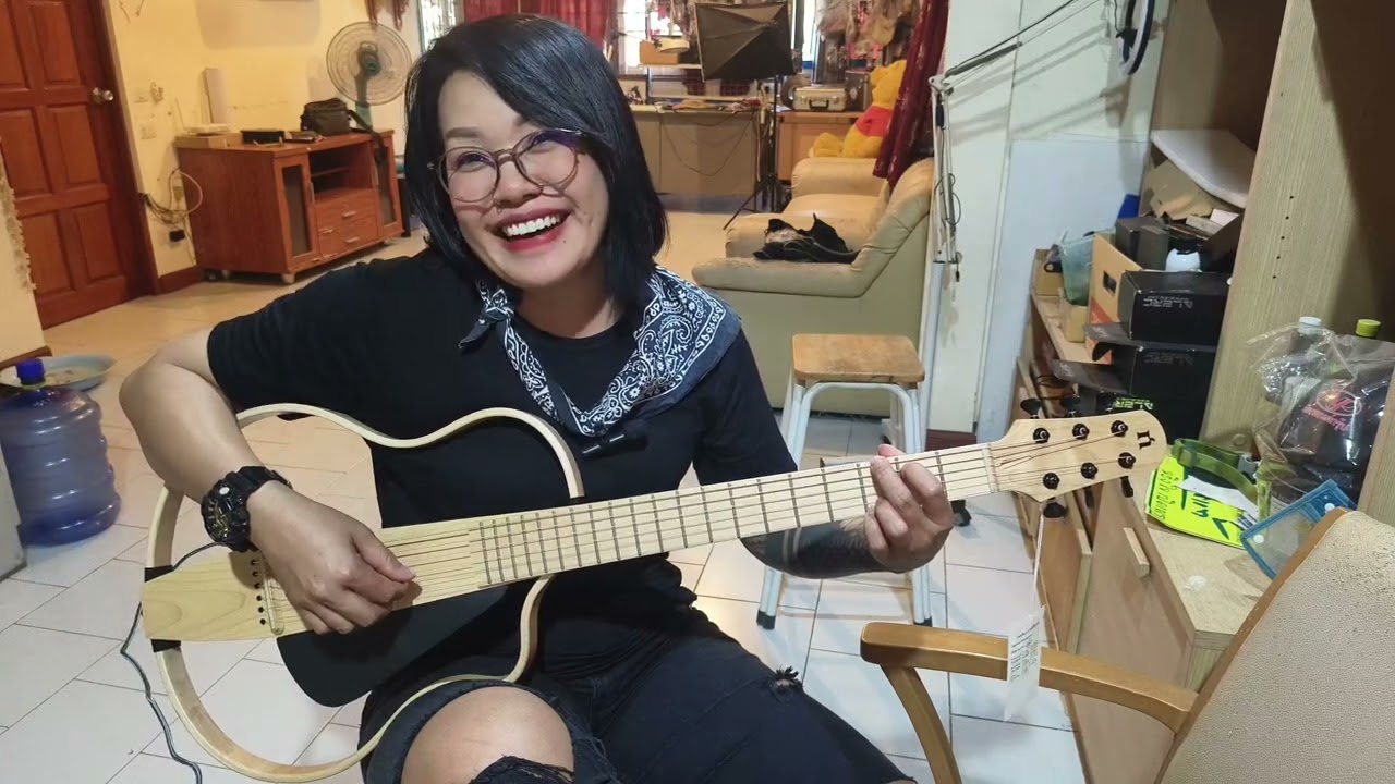 ทดสอบ Natasha Smart Silent guitar