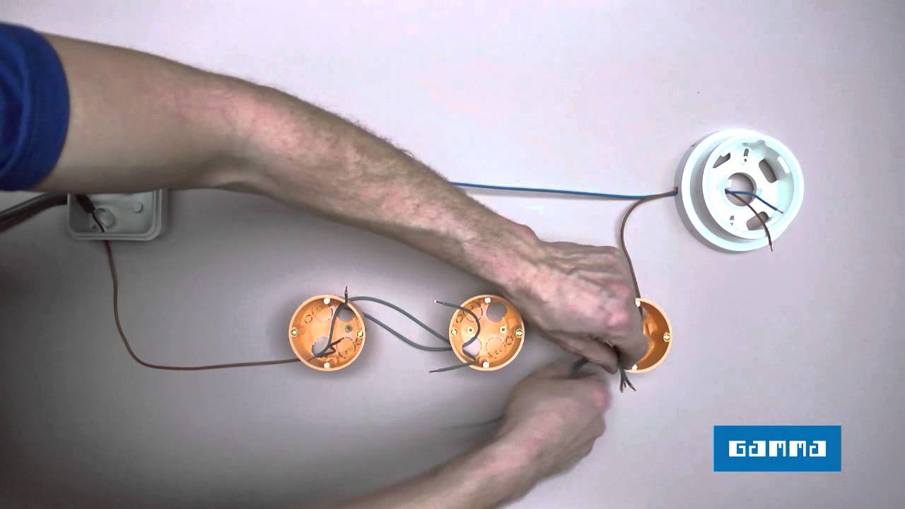 Kruis- en parallel schakelaar aansluiten & Elektriciteit leggen | Klustips | GAMMA België