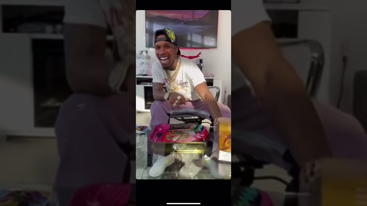 How to roll a Grabba Leaf w/ Tory Lanez😂😂
