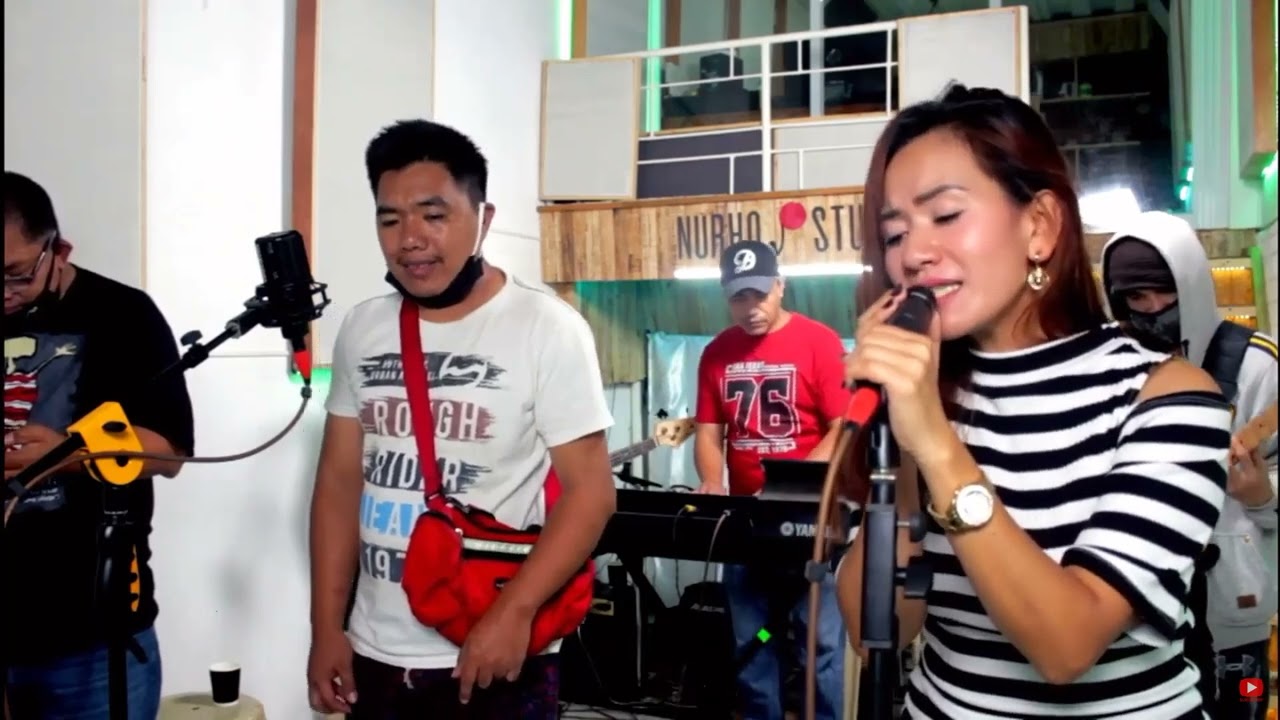 Amazing Filipina Singer sings Before You Lie. Better than original