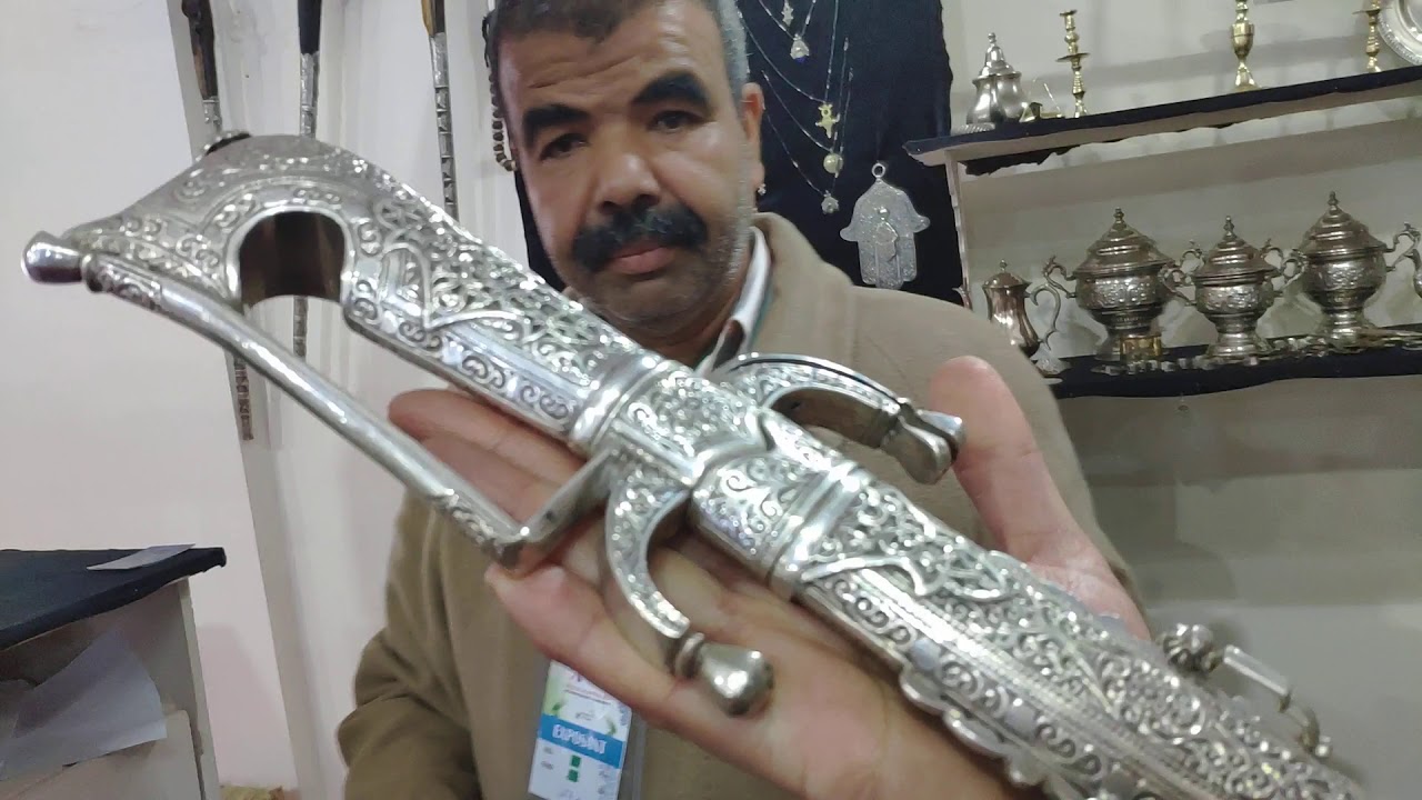 صناعة السيف  التقليدي فن أصيل تتوارثه الاجيال