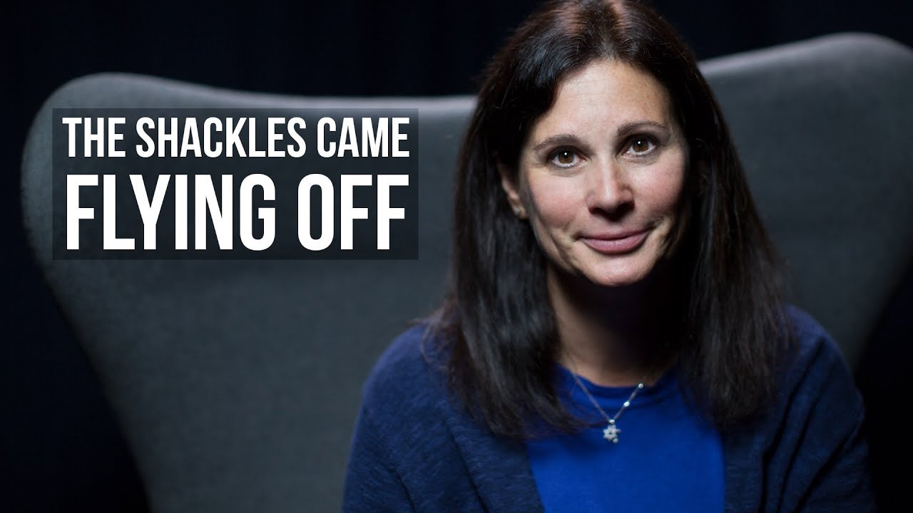 Jewish woman's fight against tradition.