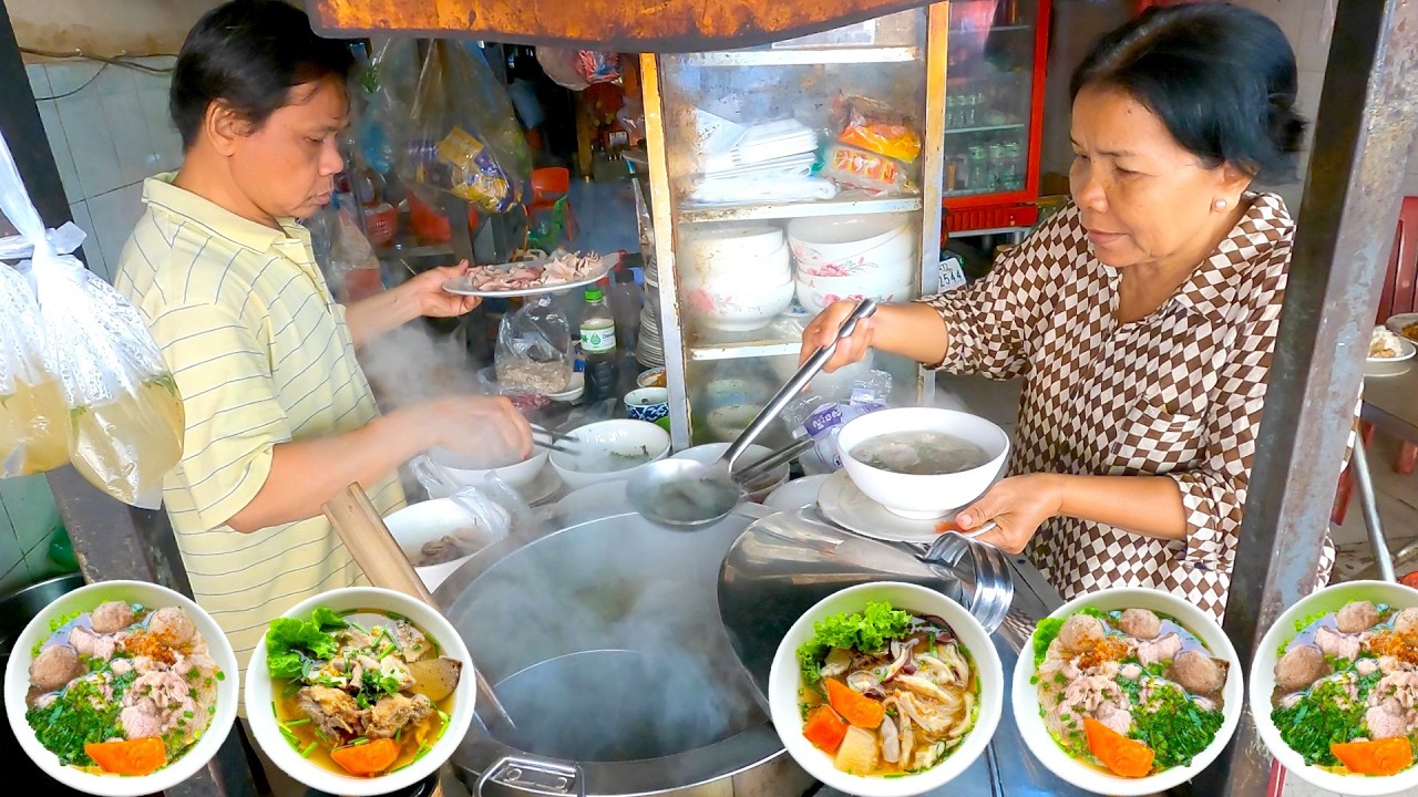 $2 Pork Belly Noodle Soup | The Real Deal in Phnom Penh