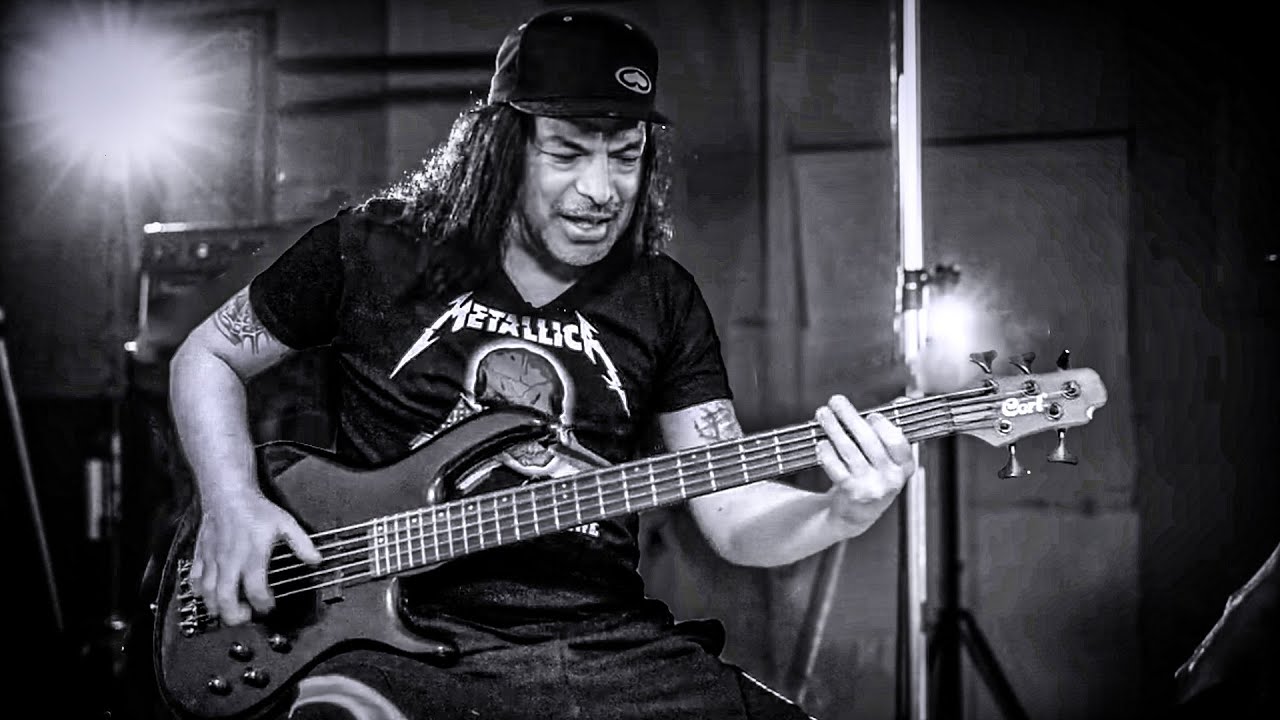 Robert Trujillo Play Master Of Puppets on Bass Slap (Fan Made Video Edit)