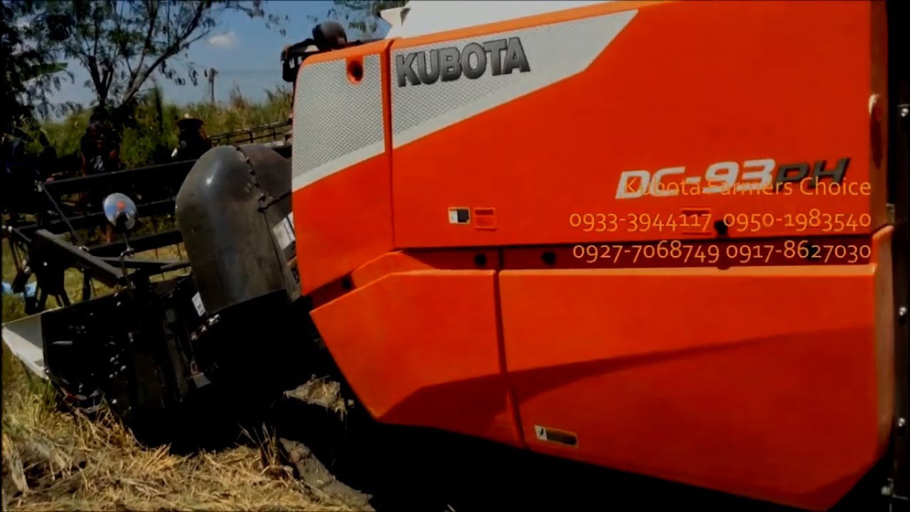 🇵🇭 DC-93 Kubota Combine Harvester LATEST Model | Demonstration on 🌾Rice Field | 93 Horsepower Turbo