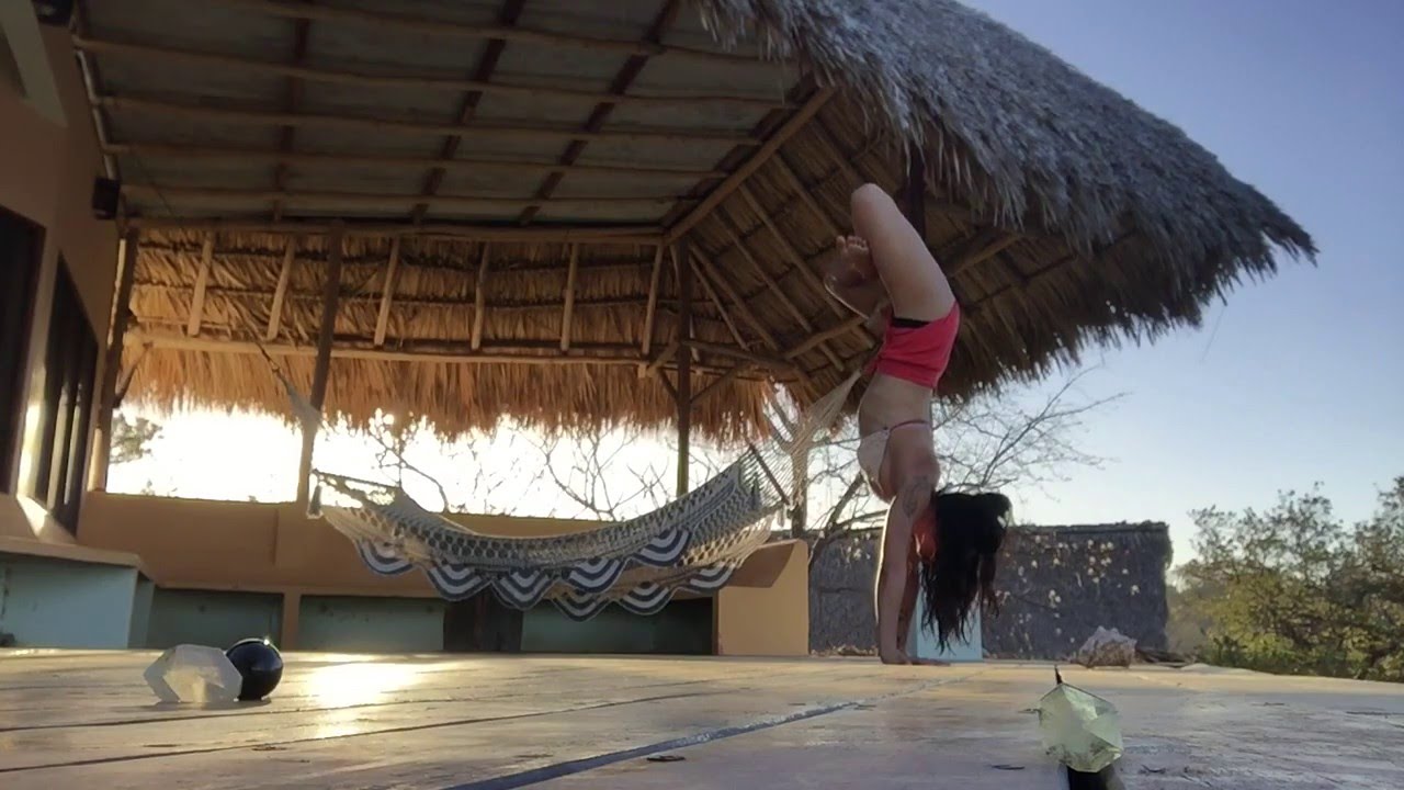 Yoga Inspiration: Creative Sunset Flow | Meghan Currie Yoga