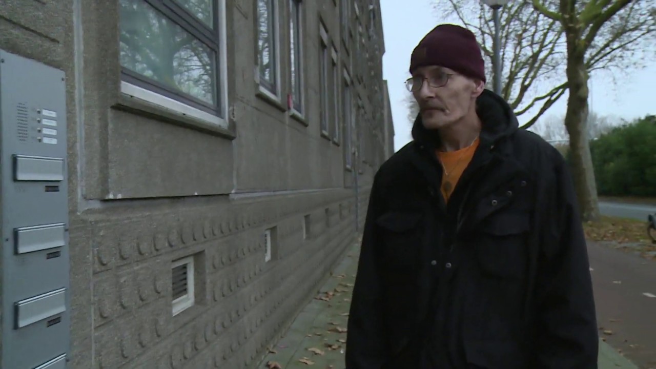 Laatste poging om betonnen wederopbouwflats in Overschie van sloop te redden