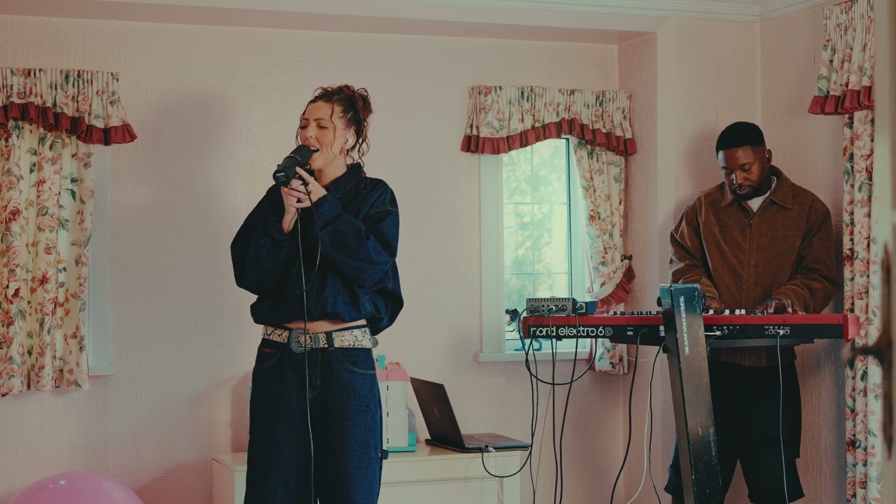 LYVIA - Figure It Out (Home Session)