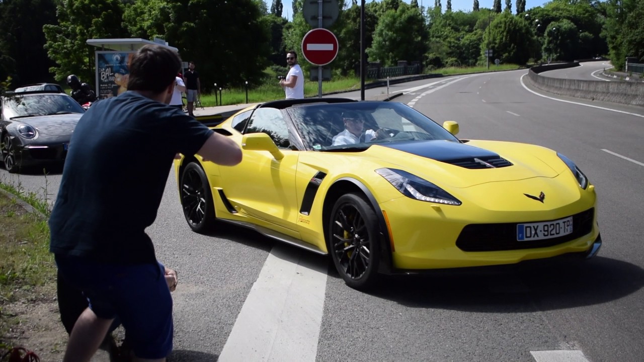 Accélérations et départs des voitures Cars & Coffee Paris - Juin 2017