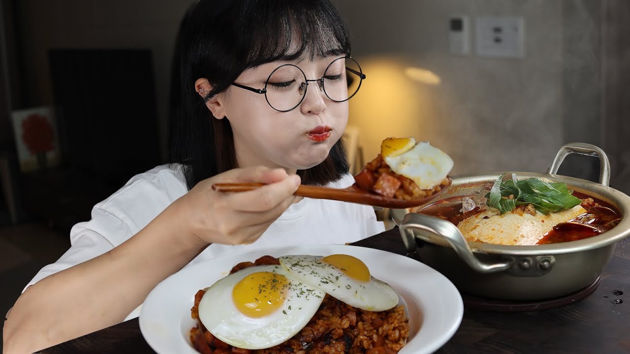 Ешьте жареный рис с кимчи и пряное мягкое рагу из тофу | MUKBANG ASMR |