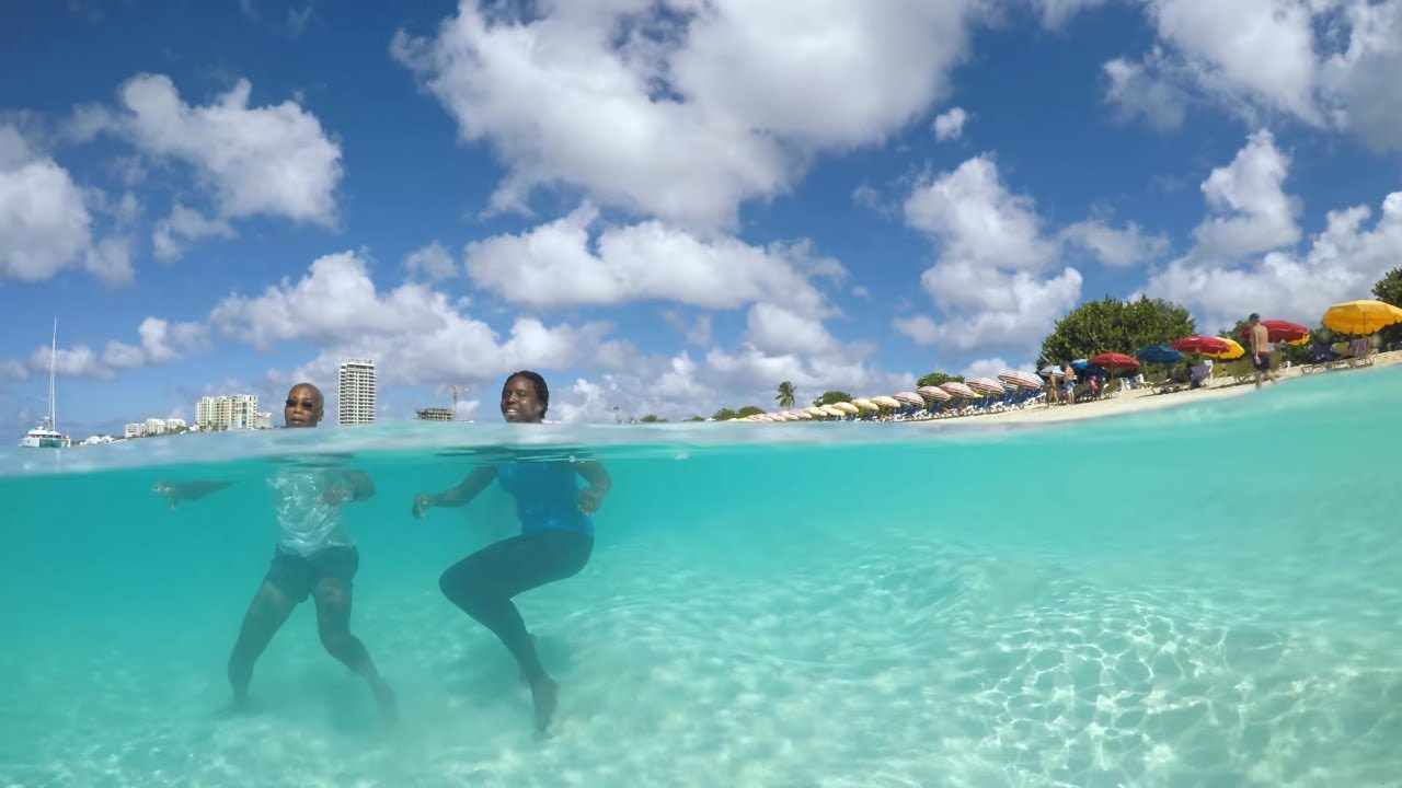 Sint Maarten, Mullet bay: Bluest Waters, Beach Walk To The Most Beautiful Beach in The Caribbean