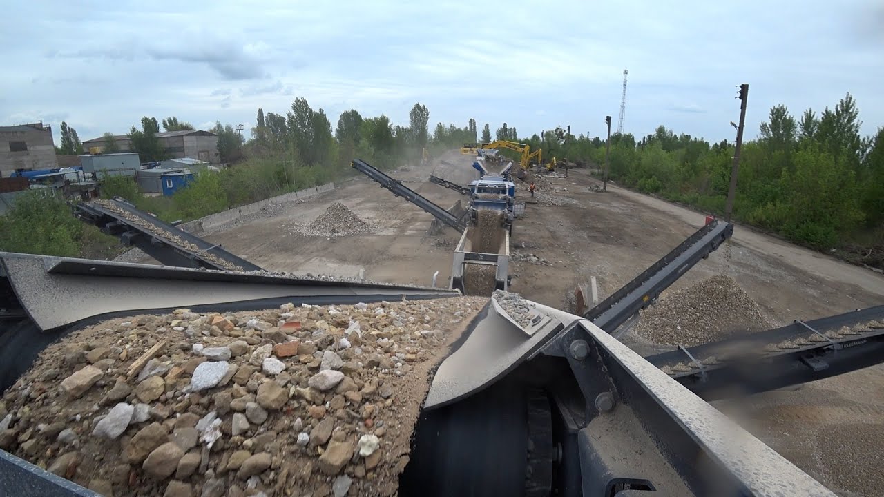 Brick Recycling Revolution: Jaw, Rotor & Screen in Action! 🧱🚜
