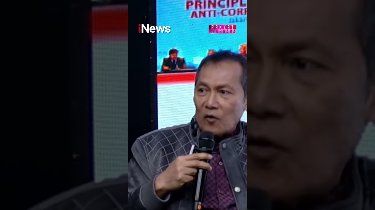 Eks Pimpinan KPK Bawa Foto Jokowi Masuk Gorong-Gorong: Naikkan Indeks Persepsi Korupsi