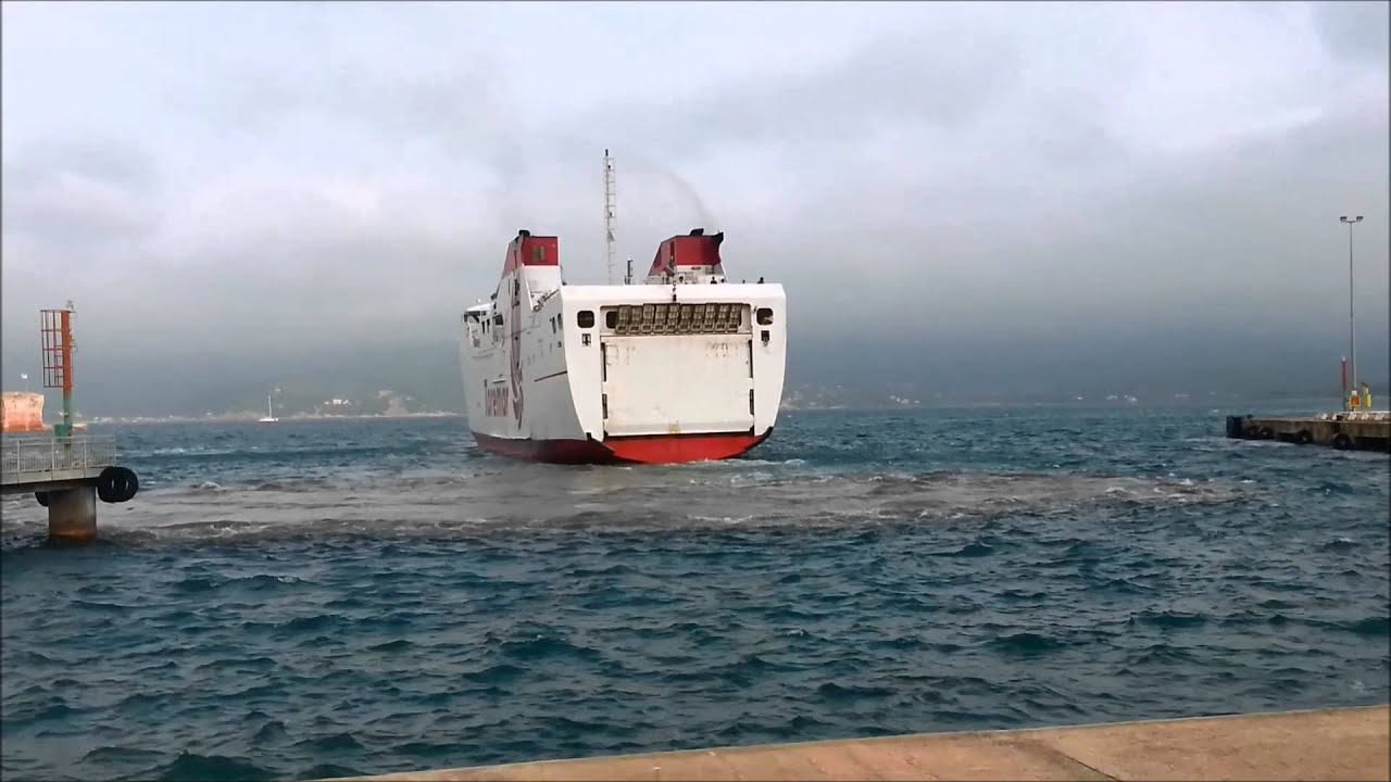 Traghetto Toremar 