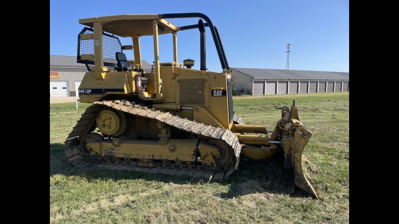 Lot# 004 Cat D4H dozer