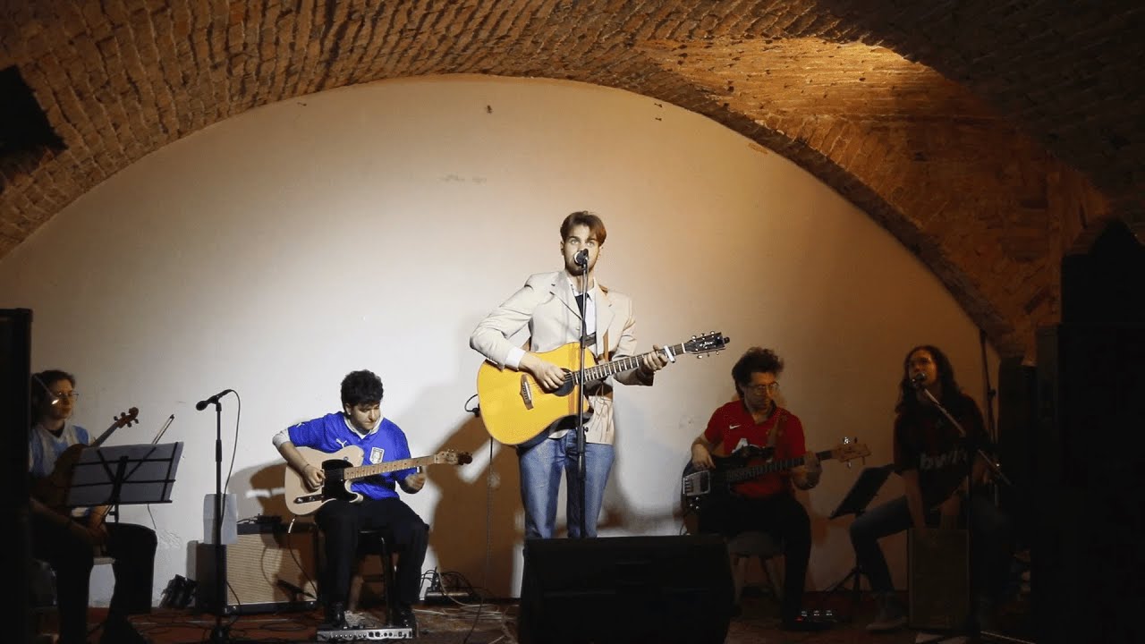 Gabriele De Lucia - Alberi verdi [Live at Carmen Town]