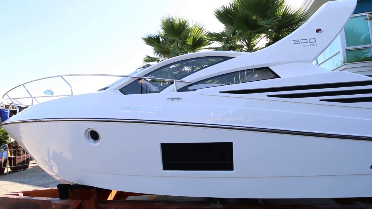 Lançamento da Armatti 300 Spyder na Marina Itajaí