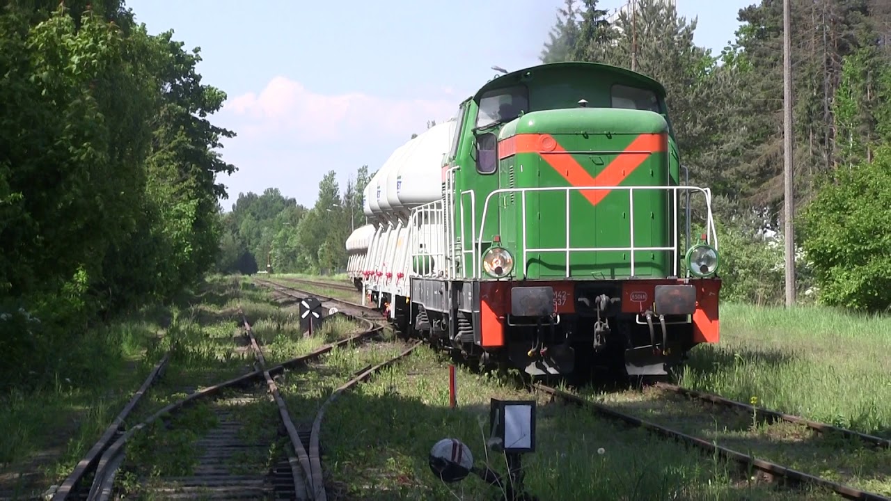SM42-2537 na manewrach w klimatycznym miejscu