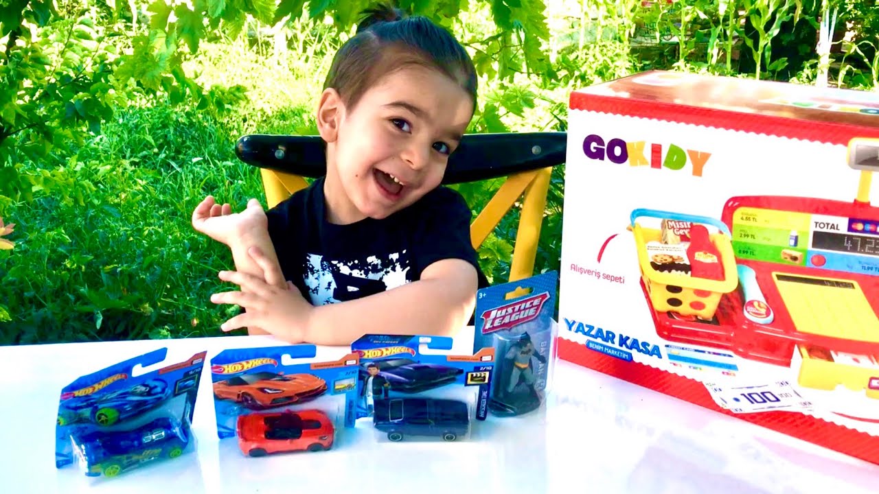 Tuğra renkli oyuncak yazar kasa batman ve arabaların kutu açılımı yaptı(çocuk ve eğlence videosu)