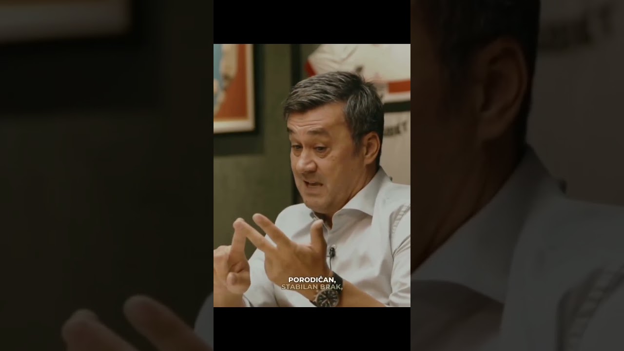 Za&scaron;to Veljko Paunović? 🇷🇸⚽️#radebogdanovic