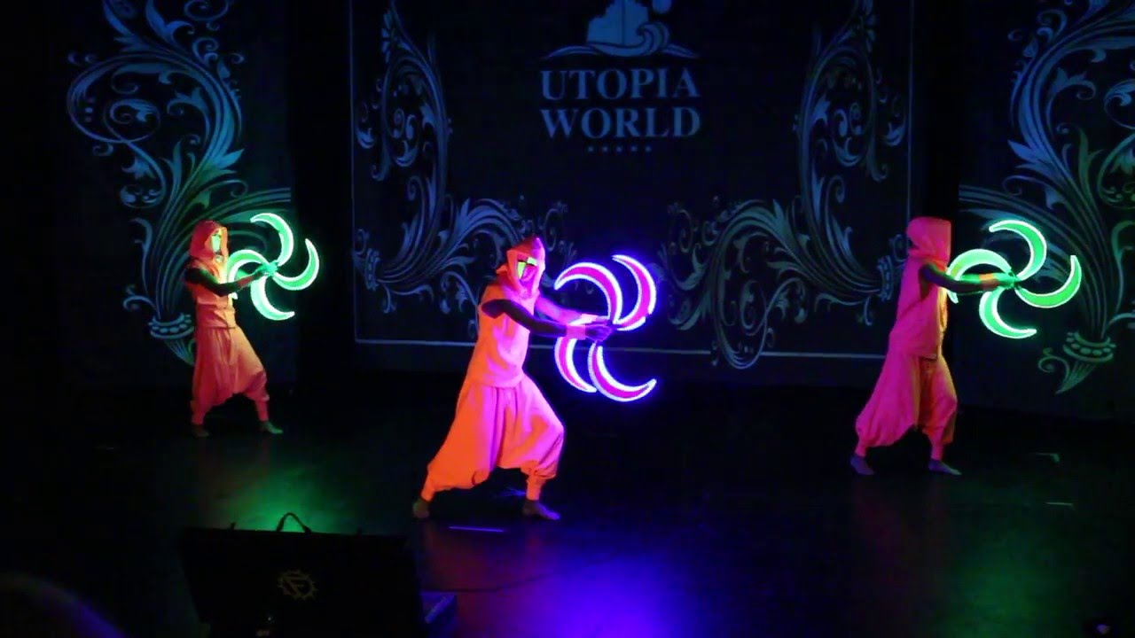 Лазерное шоу в отеле Utopia World. Аланья Турция. июль 2015 #1