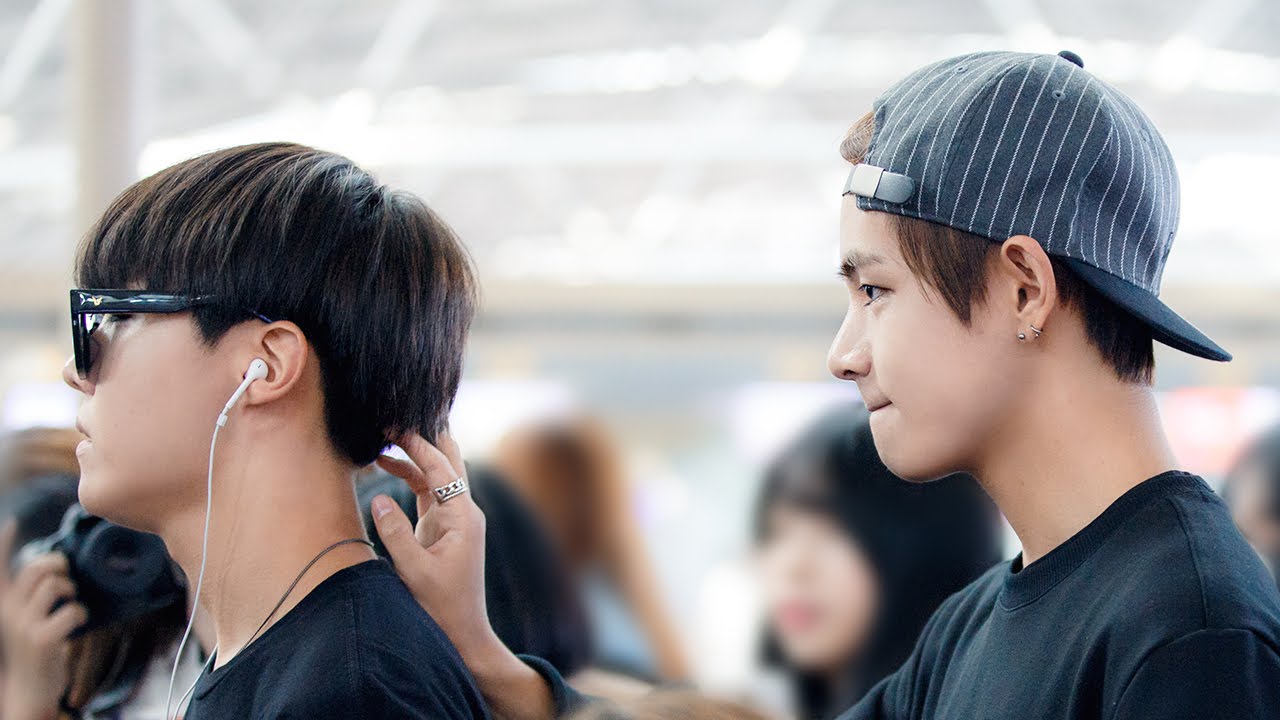 VHOPE: V stroking j-hope's hair