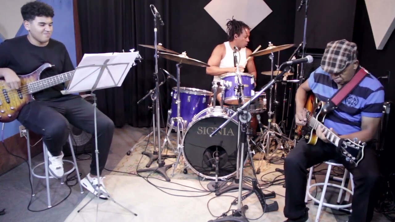 Tony Jazz Band - Funk Slow  