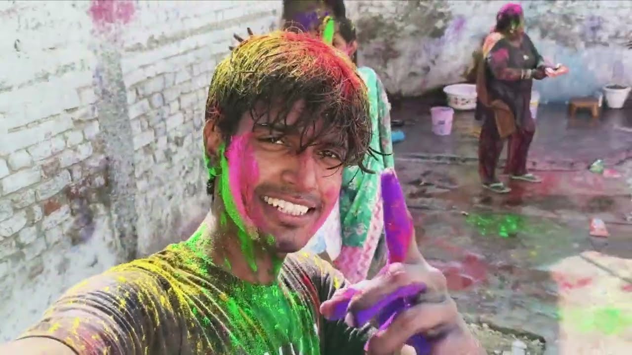 Holi 🫟 mai kari full on masti 🤪🤣😉 #viral #funny #comedy #viralvideo 