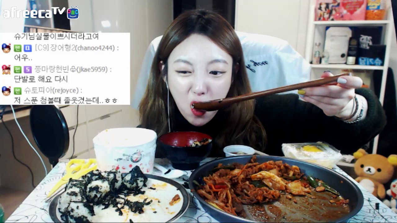 오랜만에 주먹밥+매콤오돌뼈+계란찜 야식먹방!!! 슈기♬ Mukbang